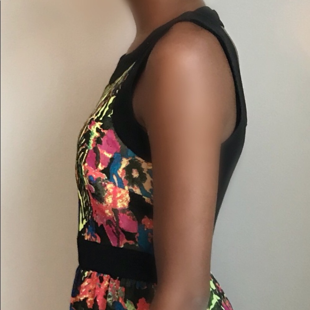 Dress - Picture 2 of 6